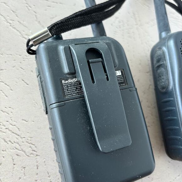 RadioShack Walkie Talkies 14-Channel - RadioShack 21-1813 - Picture 2 of 2